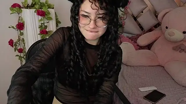 Snapshot of CherieCurl chatting on 05.04.26 CherieCurl online show from 05.04.26