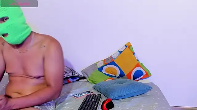 Lauren Hills069 online show from 02.18.25