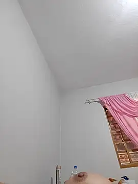 Snapshot of BrendaBittencourt chatting on 11.17.25 BrendaBittencourt online show from 11.17.25