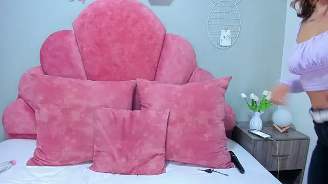 LilithSmith  online show from 02.15.25