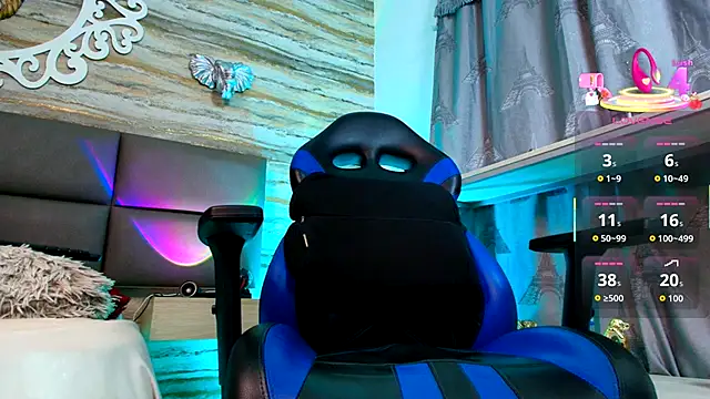 Snapshot of Bella_salvatore chatting on 10.07.25 Bella salvatore online show from 10.07.25