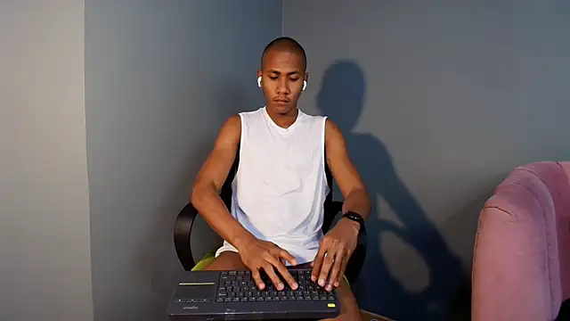 Ethan Fox11 online show from 02.19.25