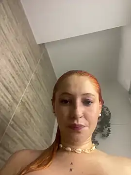 Snapshot of Annie_Velas_ chatting on 12.19.24 Annie Velas online show from 12.19.24