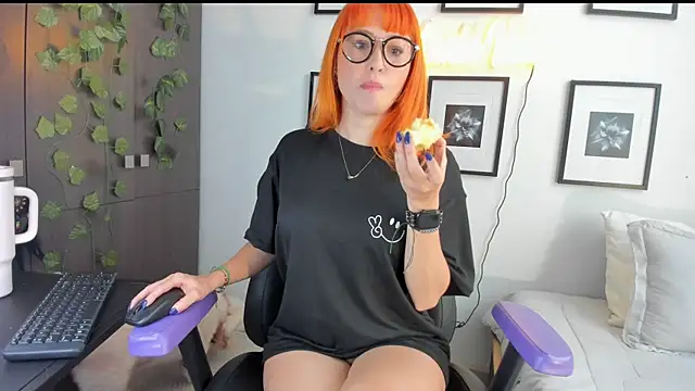 Snapshot of Annie_Velas_ chatting on 04.20.26 Annie Velas online show from 04.20.26