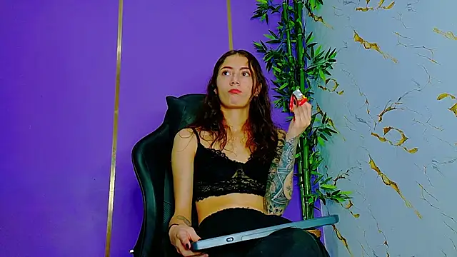 scarlet-jonesx online show from 09.28.25