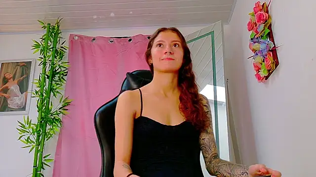 Snapshot of scarlet-jonesx chatting on 03.07.26 scarlet-jonesx online show from 03.07.26