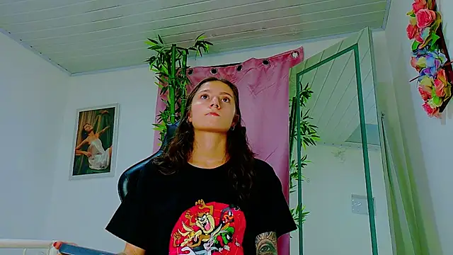 Snapshot of scarlet-jonesx chatting on 03.15.26 scarlet-jonesx online show from 03.15.26