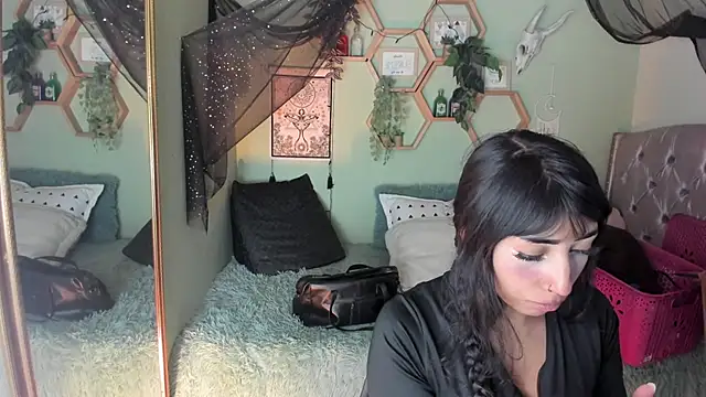 Snapshot of SheryLee chatting on 10.09.25 SheryLee online show from 10.09.25