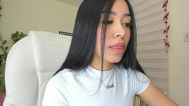 Snapshot of Starliee__ chatting on 02.04.25 Starliee online show from 02.04.25