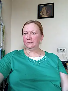 Snapshot of blondyaguar chatting on 04.02.26 blondyaguar online show from 04.02.26