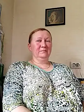 Snapshot of blondyaguar chatting on 04.22.26 blondyaguar online show from 04.22.26