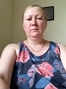 Snapshot of blondyaguar chatting on 07.17.26 blondyaguar online show from 07.17.26