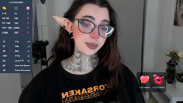 Dixi Pixi  online show from 10.18.25