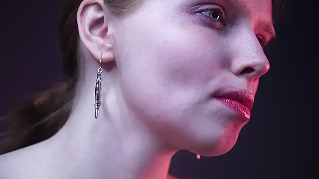 ginger hugs online show from 02.15.25