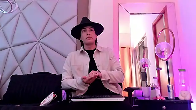 Karimferrer online show from 12.30.24