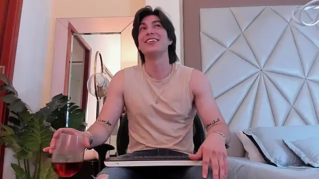 Karimferrer online show from 01.15.25