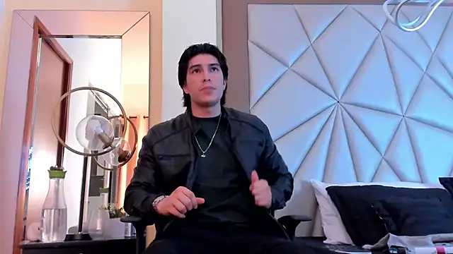 Karimferrer online show from 01.30.25