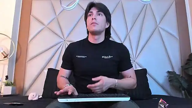 Karimferrer online show from 02.01.25