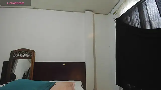 latinaStepmom online show from 05.14.26