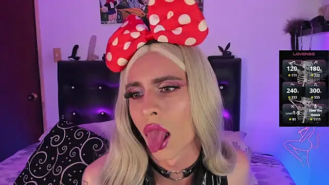 Snapshot of AngelsJones21 chatting on 10.16.25 AngelsJones21 online show from 10.16.25