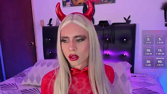 Snapshot of AngelsJones21 chatting on 10.24.25 AngelsJones21 online show from 10.24.25