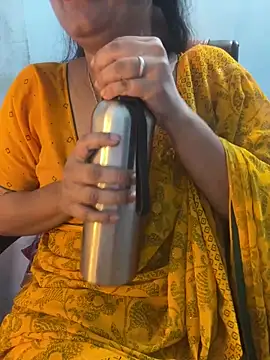 Spicy sari girl online show from 05.20.26