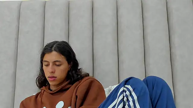 FreyaMoller online show from 10.27.25