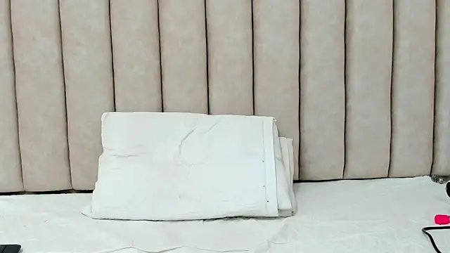 FreyaMoller online show from 04.09.26