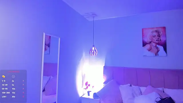 sophie alice  online show from 10.14.25