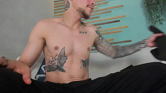 Snapshot of french_sexx chatting on 03.05.26 french sexx online show from 03.05.26