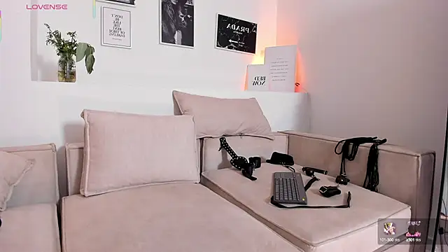 Snapshot of RACHEL_EV chatting on 09.12.25 RACHEL EV online show from 09.12.25