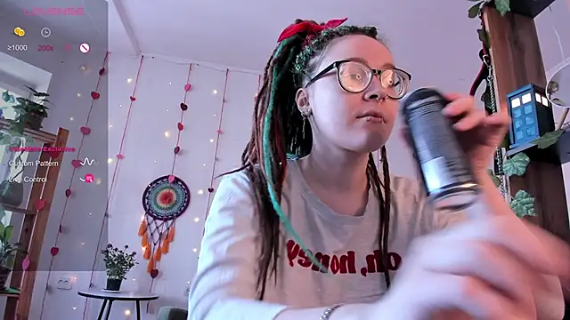 alisahug online show from 02.10.25