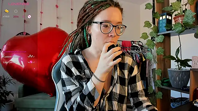 alisahug online show from 02.19.25