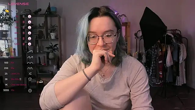 alisahug online show from 09.20.25