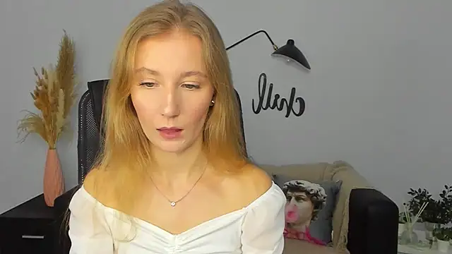 Snapshot of LolaWilsons chatting on 01.13.25 LolaWilsons online show from 01.13.25