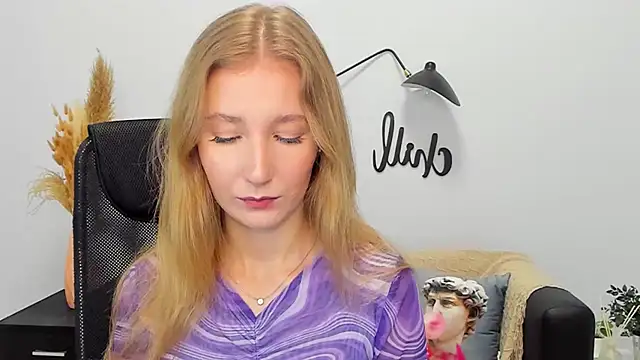 Snapshot of LolaWilsons chatting on 01.17.25 LolaWilsons online show from 01.17.25