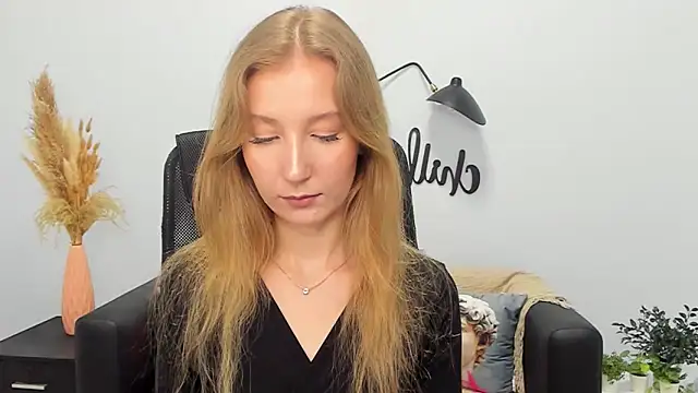 Snapshot of LolaWilsons chatting on 03.06.25 LolaWilsons online show from 03.06.25