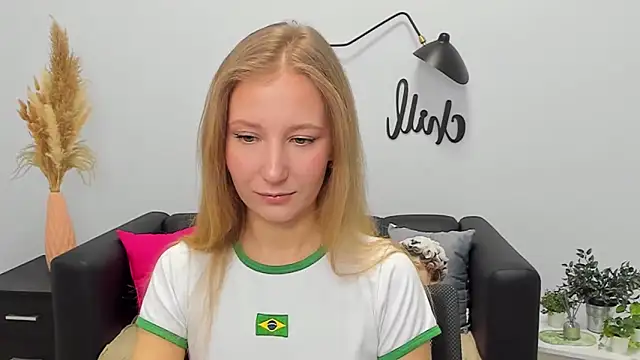 LolaWilsons online show from 12.17.25