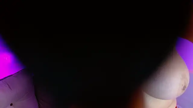 Snapshot of milfrousse chatting on 06.24.26 milfrousse online show from 06.24.26