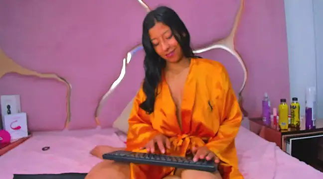 VaneLin18 online show from 03.06.25