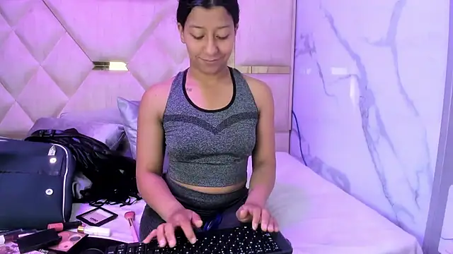 VaneLin18 online show from 02.03.26