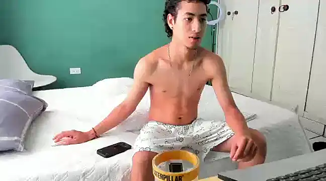 Snapshot of Chandler_ken chatting on 01.28.25 Chandler ken online show from 01.28.25