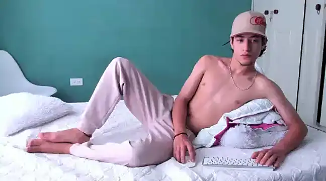 Snapshot of Chandler_ken chatting on 02.01.25 Chandler ken online show from 02.01.25