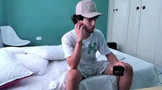 Snapshot of Chandler_ken chatting on 02.04.25 Chandler ken online show from 02.04.25