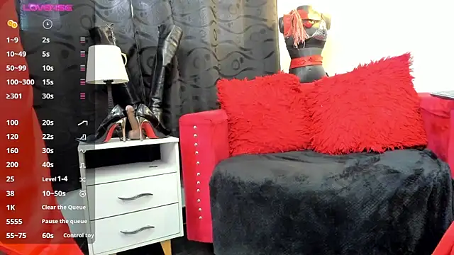 Snapshot of LiaTaylorr chatting on 12.23.24 LiaTaylorr online show from 12.23.24