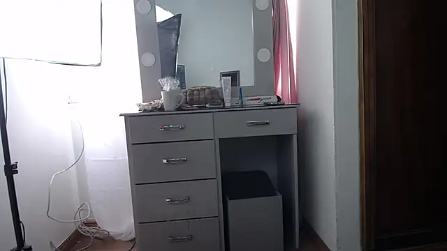 Snapshot of LiaTaylorr chatting on 09.18.25 LiaTaylorr online show from 09.18.25