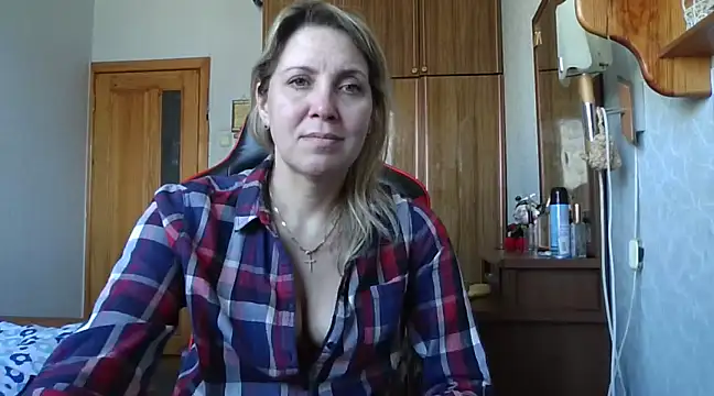 IrinaB1 online show from 02.19.25