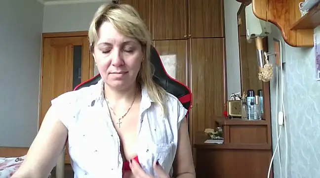 IrinaB1 online show from 03.15.25