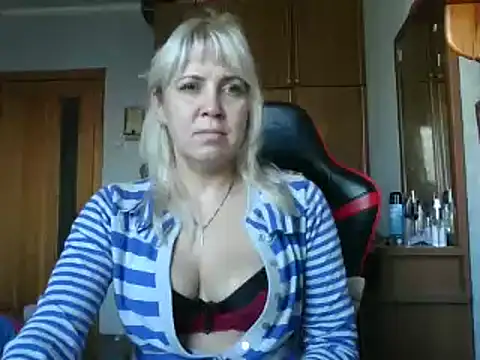 IrinaB1 online show from 11.14.25