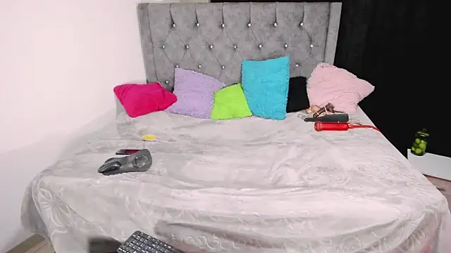 valenthottie online show from 02.26.25